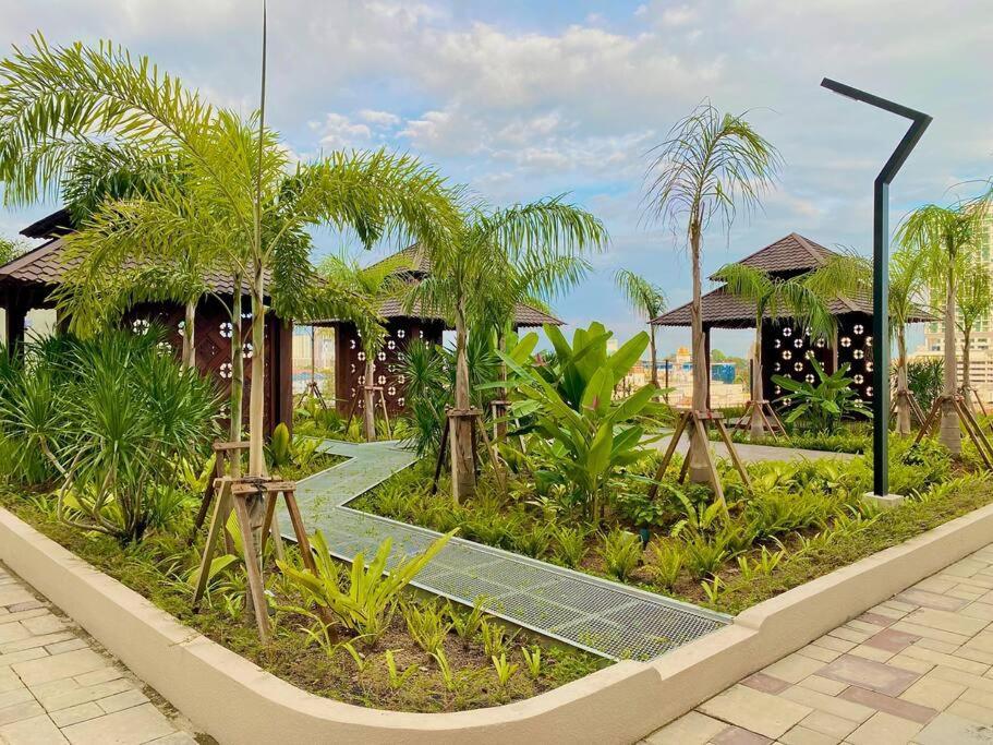 Bali I Luxury 2br I 6-10pax I Jonker St I Water Park I Centre By Jay Malacca